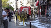 Son dakika haber | İngiliz Konsolosluğu karşısındaki binada çıkan yangın paniğe sebep oldu