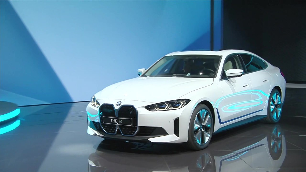 BMW i4 und iX als Treiber für Hochlauf der E-Mobilität auf IAA Mobility erlebbar