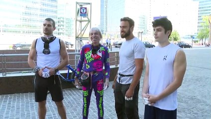 Detienen a 'Spiderman' y a sus compañeros tras escalar sin protecciones una torre de París