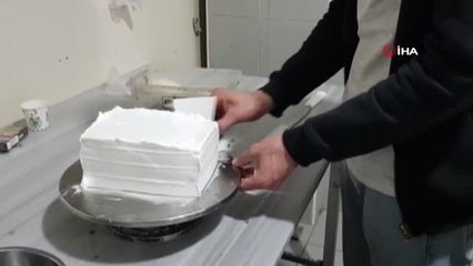 Pastadan 8 bin TL değerinde telefon çıktı