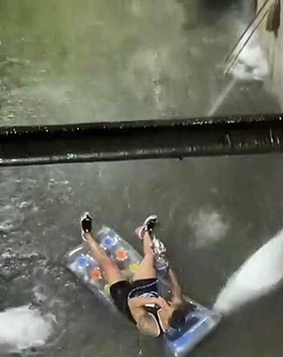 Fumer une chicha en pleine inondation à New York