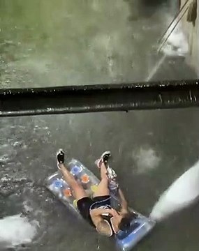 Fumer une chicha en pleine inondation à New York