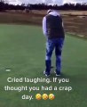 Un golfeur pense avoir raté son putt