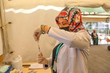 Son dakika: Sağlık ekiplerinin özverili çalışması Van'ı aşılamada "mavi" kategoriye yükseltti