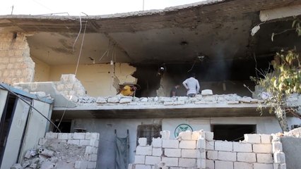 قصف لقوات النظام على مبنى يضم نقطة طبية في شمال غرب سوريا (المرصد)