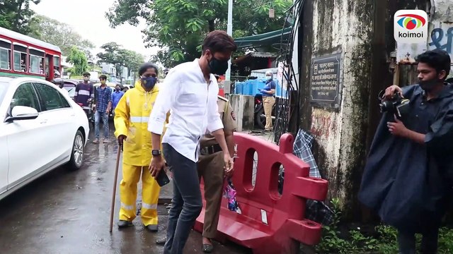 Akshay Kumar's Mother's Funeral Attended By Rohit Shetty | Riteish Deshmukh & More