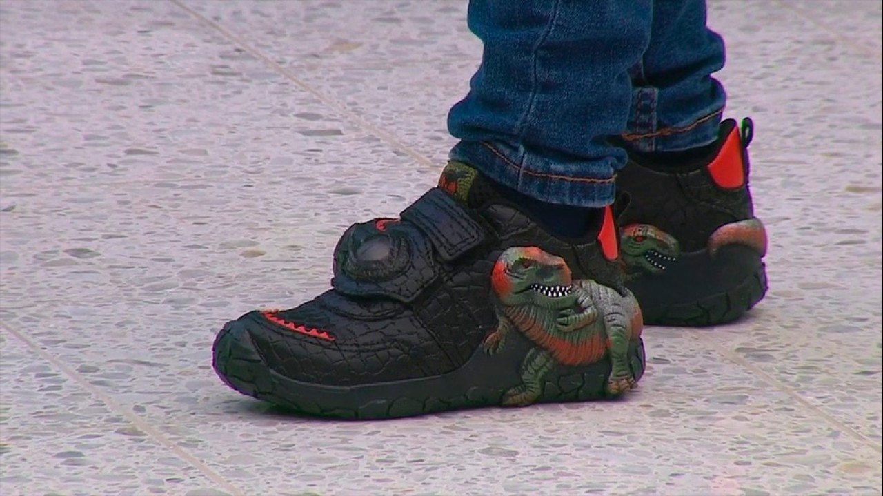 bd-zapatos-con-diseños-inspirados-en-dinosaurios-080921