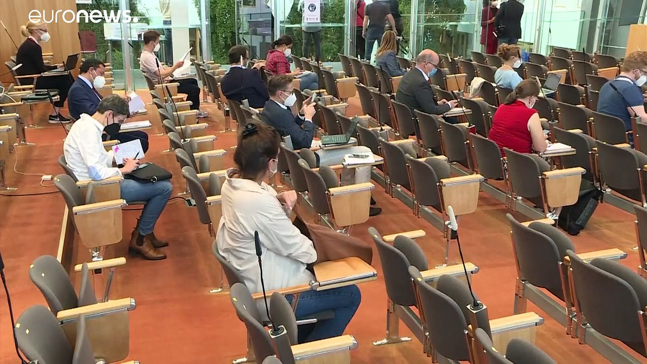 RKI und Spahn warnen vor "fulminantem Verlauf" der 4. Corona-Welle