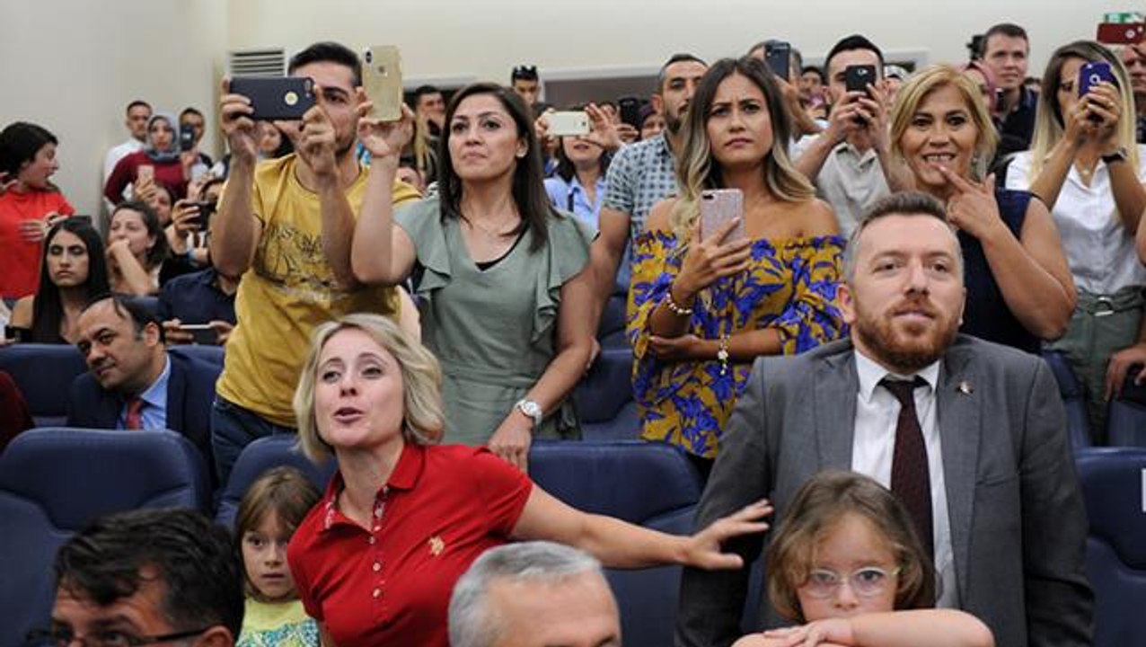 Son Dakika: Cumhurbaşkanı Erdoğan: Çocuklarımızın daha kaliteli eğitim alması için 15 bin yeni öğretmen ataması daha yapacağız