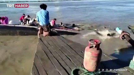 Hindistan'da seyir halindeki 2 tekne çarpıştı