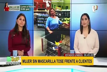 Mujer que no cree en la COVID-19 tose frente a clientes sin mascarilla