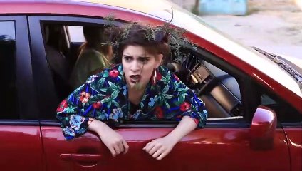 Inteligencia vs Belleza / ¡Momentos Graciosos!