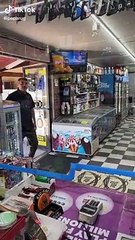 Papa Rug Asking If They Accept Apple Pay #TikTok #Shorts #PapaRug