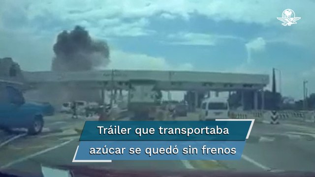 Así fue el choque de Tráiler que se impacta contra casetas en la México-Puebla