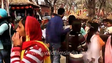 Bronze idols at the Surajkund International Crafts Mela