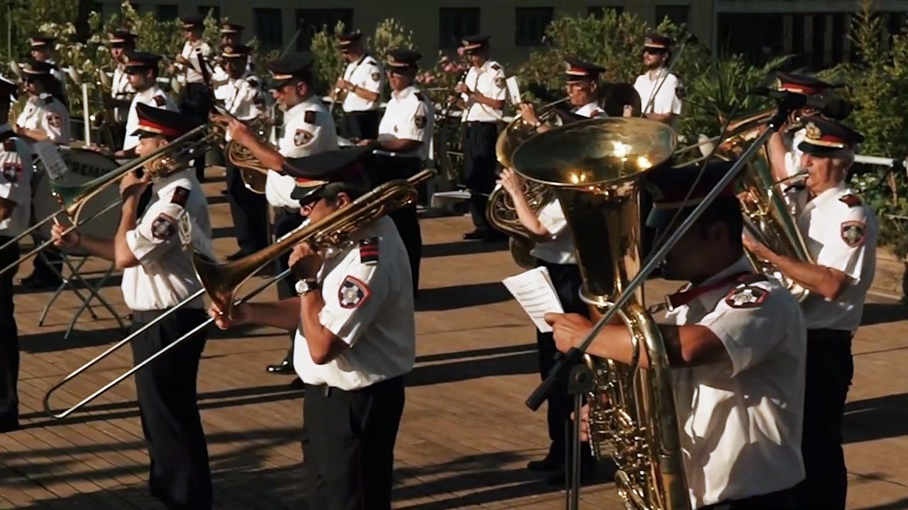 Η μπάντα του Δήμου Αθηναίων παίζει Μίκη Θεοδωράκη