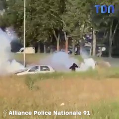 Un fourgon de police attaqué aux Tarterets