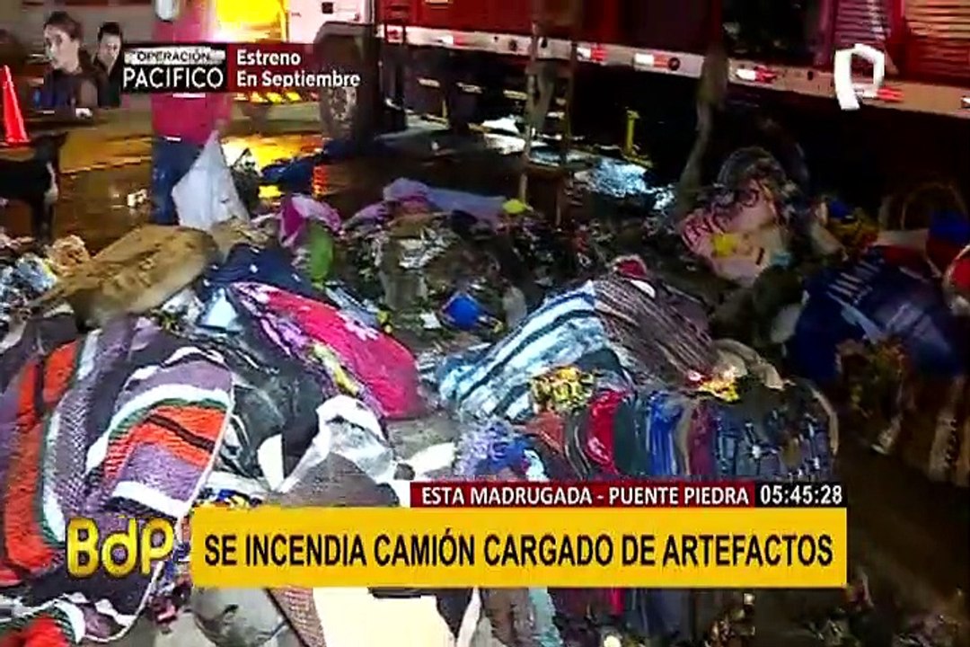 Incendio consume tráiler cargado de artefactos en Puente Piedra