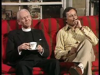 To The Manor Born - S01E06 - The Grape Vine