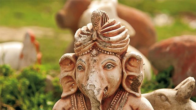 Ganesh Chaturthi 2021 : गणेश जी की मूर्ति खंडित हो जाए तो क्या करें ? । Boldsky