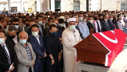 Eski Balıkesir Belediye Başkanı Uğur, son yolculuğuna uğurlandı
