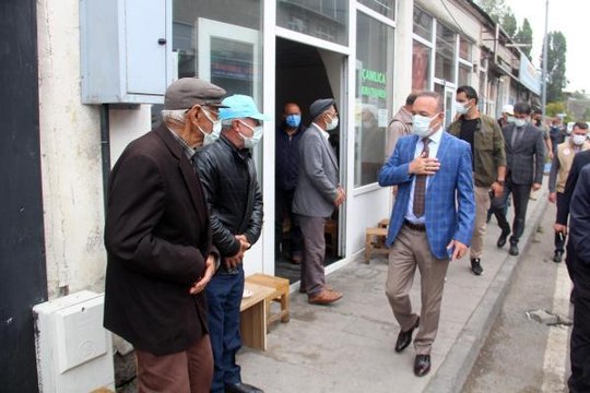 Son dakika haber | ARDAHAN VALİSİ ÖNER: ÇOCUKLARIMIZIN OKULA GİTMESİ İÇİN AŞI ÖNEMLİ