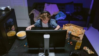 İnternette yabancılarla ve tanımadığı kişilerle oyun oynayan çocukların sayısı her geçen gün artıyor