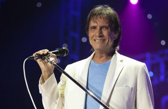 Roberto Carlos recebe mensagens de carinho após morte do filho