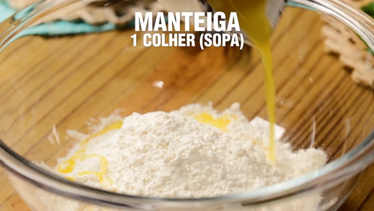 Enroladinho de salsicha de forno — Receitas TudoGostoso