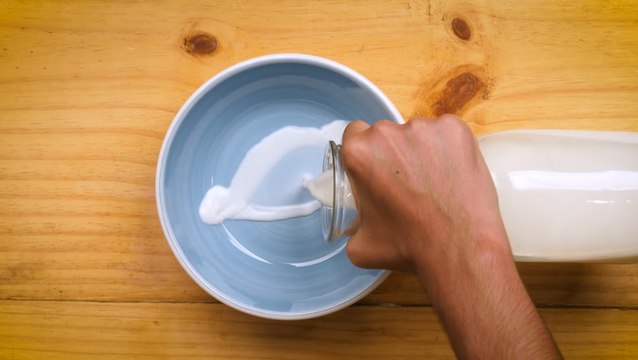 Pavê de chocolate branco com biscoito — Receitas TudoGostoso