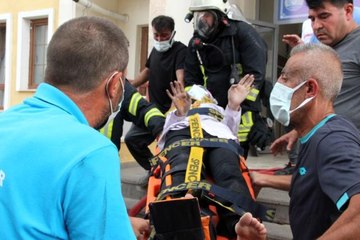 Son dakika: Yangından kurtulmak için 4. kattan önce kızını sonra kendisini aşağı attı