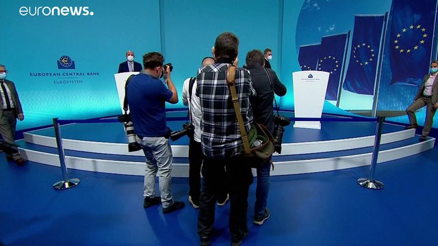 Economia in miglioramento, la BCE taglia l'acquisto di obbligazioni