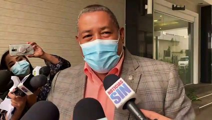 Diputado dice «dio una bola» al director Comunidad Digna