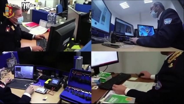 Italia, blitz della polizia contro militanti No-Vax. Volevano comprare armi