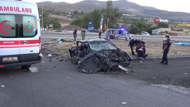 Kırıkkale'de feci kaza, iki otomobil çarpıştı: 6 ölü