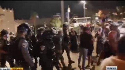 Tentara Israel Bentrok dengan Warga di Yerusalem Pascakaburnya 6 Tahanan Palestina