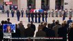 La Garde républicaine joue la musique du "Professionnel" lors de l'hommage à Jean-Paul Belmondo