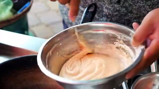 Cambodian Street Food - GIANT EGG BATTERED PRAWNS Phnom Penh Cambodia