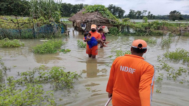 100 News: Flood crisis in low-lying areas in Gorakhpur, UP
