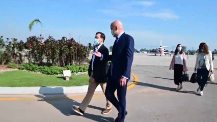 Albares viaja a Pakistán para tratar con el primer ministro el rescate de más afganos 'españoles'