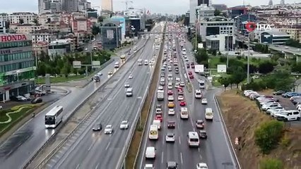 İstanbul’da trafik felç, yoğunluk yüzde 62 oldu