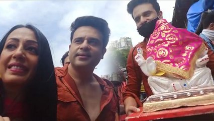 Tải video: Krishna Abhishek Kashmera Shah घर लाए Ganpati Bappa; FULL VIDEO | Boldsky