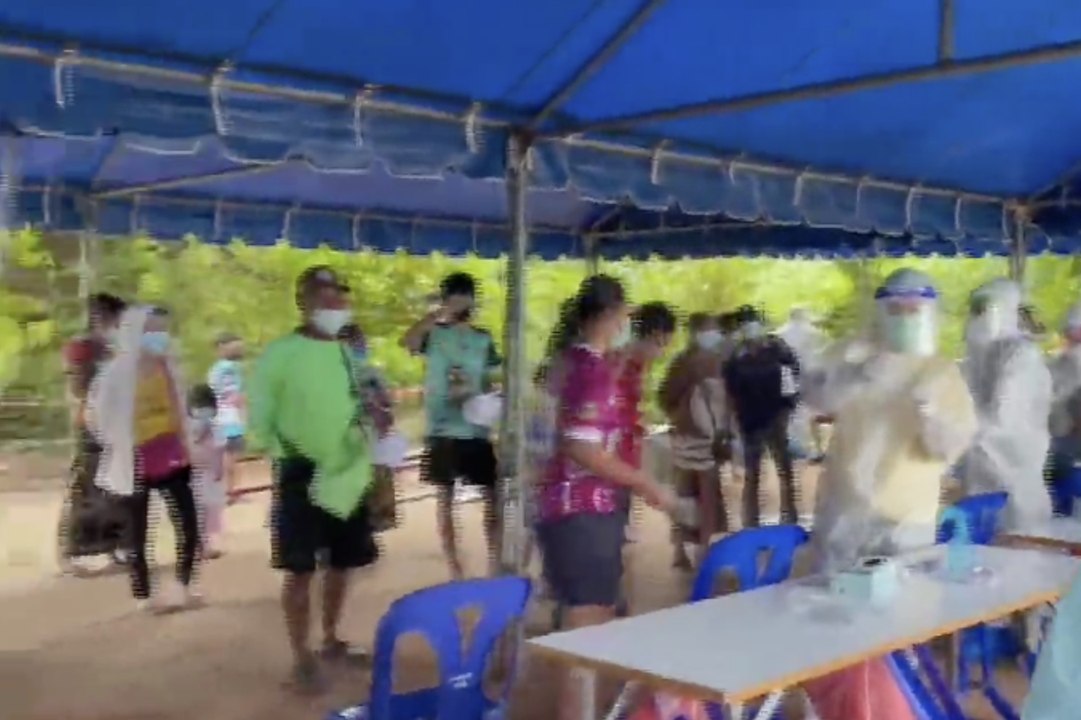 ล็อกดาวน์ชุมชนชาวเลราไวย์ 14 วัน หลังพบผู้ติดเช...