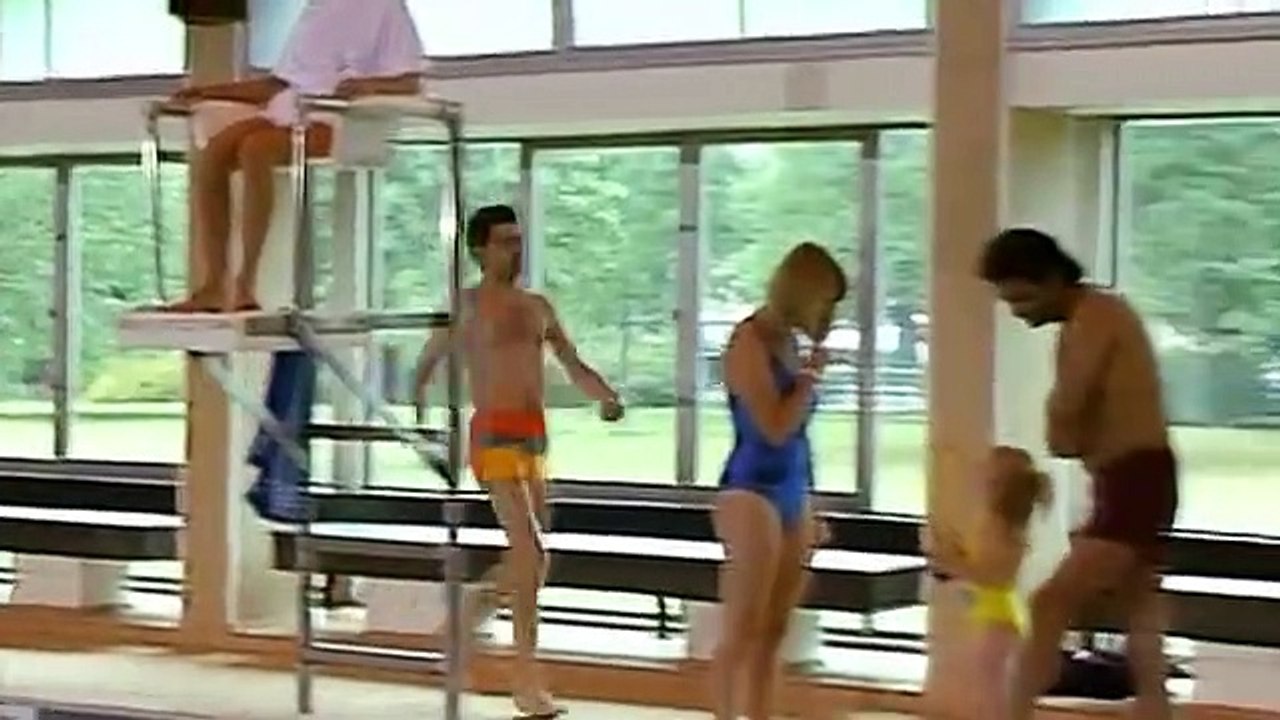 DIVE Mr Bean! - Funny Clips - Mr Bean Official