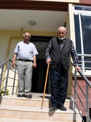 100 yaşında Kovid-19'u yenen Ramazan Şahin, 2 doz aşısını yaptırarak örnek oldu