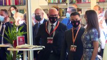 Toda la visita de la reina Letizia en la Feria del libro de Madrid (GTRES)