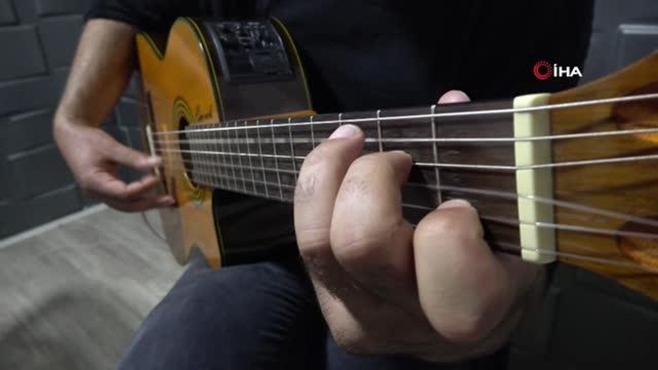 Blok flütle müziğe başlayan torna tesviye işçisi ikinci şarkısını çıkardı