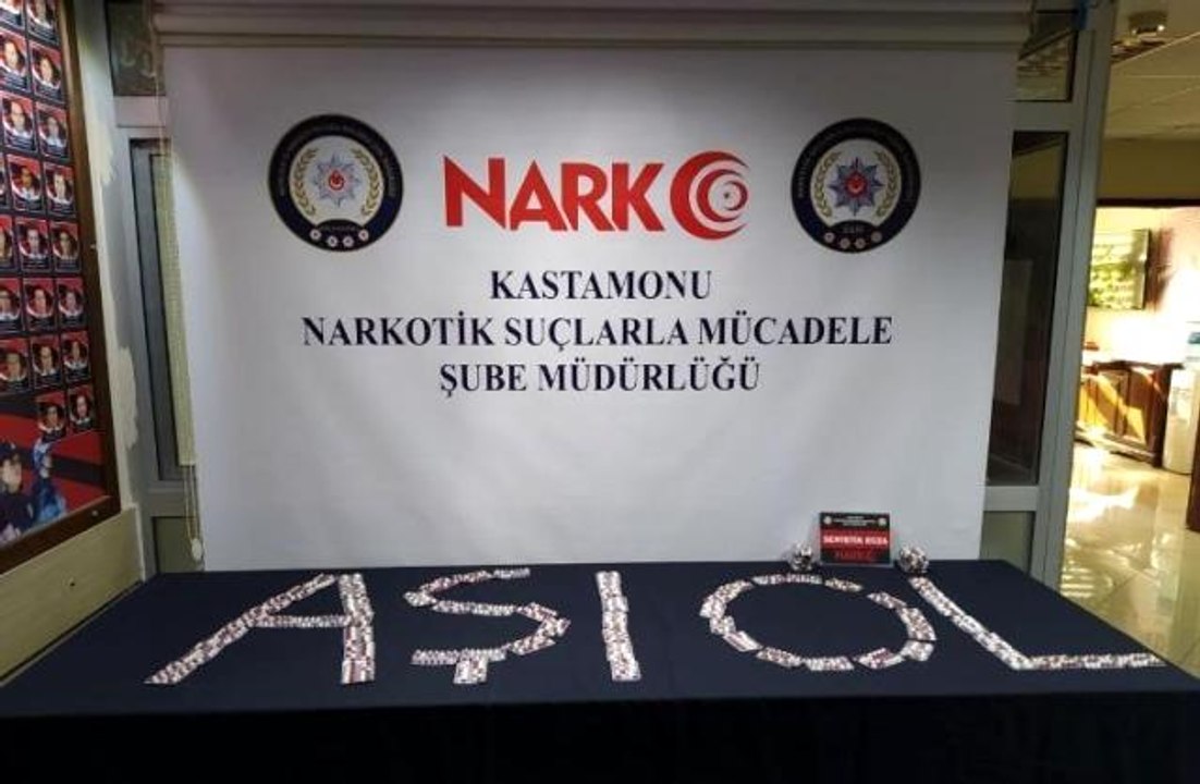 Afet bölgesine gönderilen köpek maması içinden uyuşturucu hap çıktı