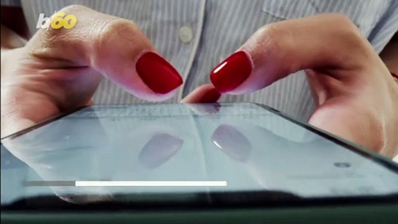 Fixing Your Cracked or Scratched Smartphone Screen With Toothpaste