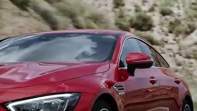 Le Mercedes-AMG 63 S E Performance hybride génère une puissance système de 843 ch